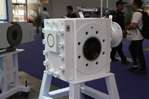 熔體齒輪泵、熔體泵、齒輪泵之間的關(guān)系與區(qū)別